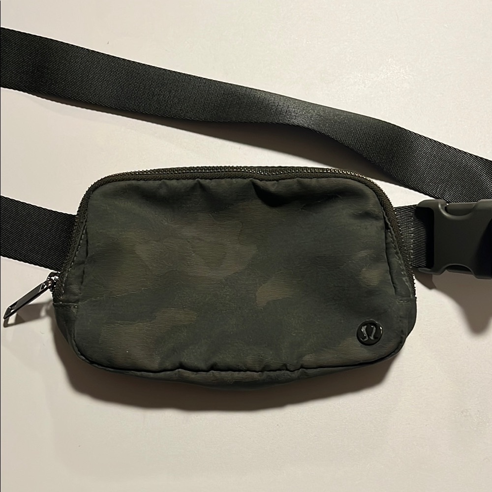 lululemon athletica Camouflage Belt Bag